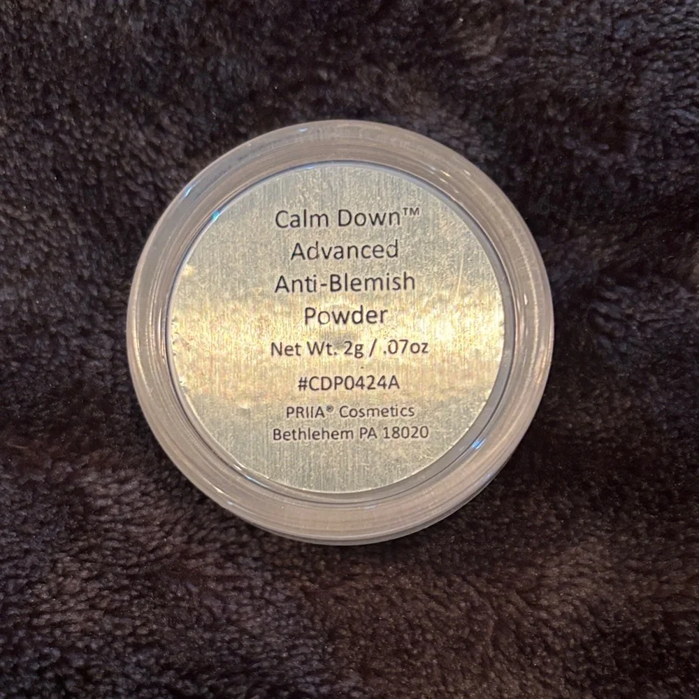 Priia Minerale-Derm‎ Calm Down Advances Anti-Blemish Powder